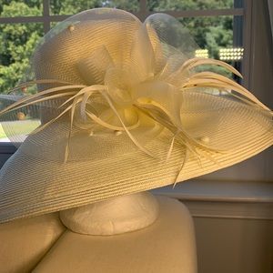 Cream-Colored Classy Dress Hat